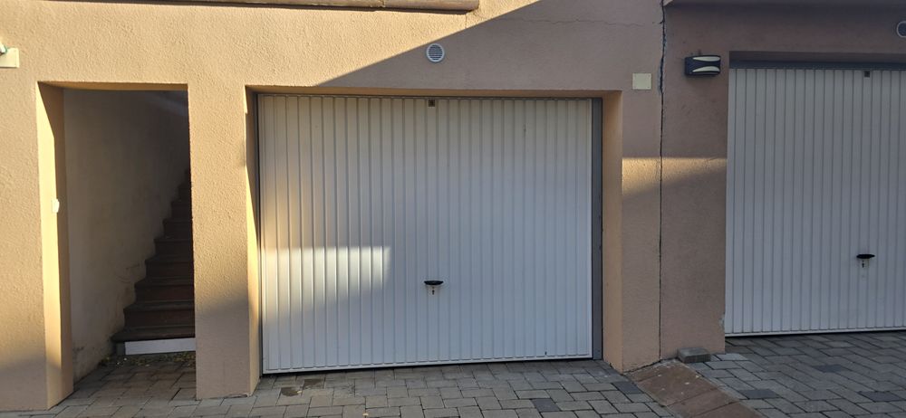 Dau în chirie garaj + spatiu depozitare (storage)