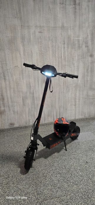 Продавам електрически скутер KuKirin G2 2025 + подарък