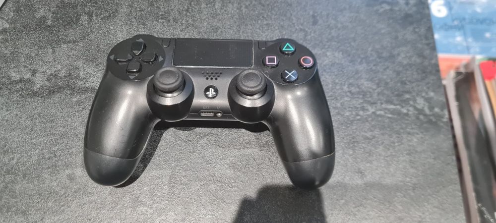 Playstation 4  добро състояние