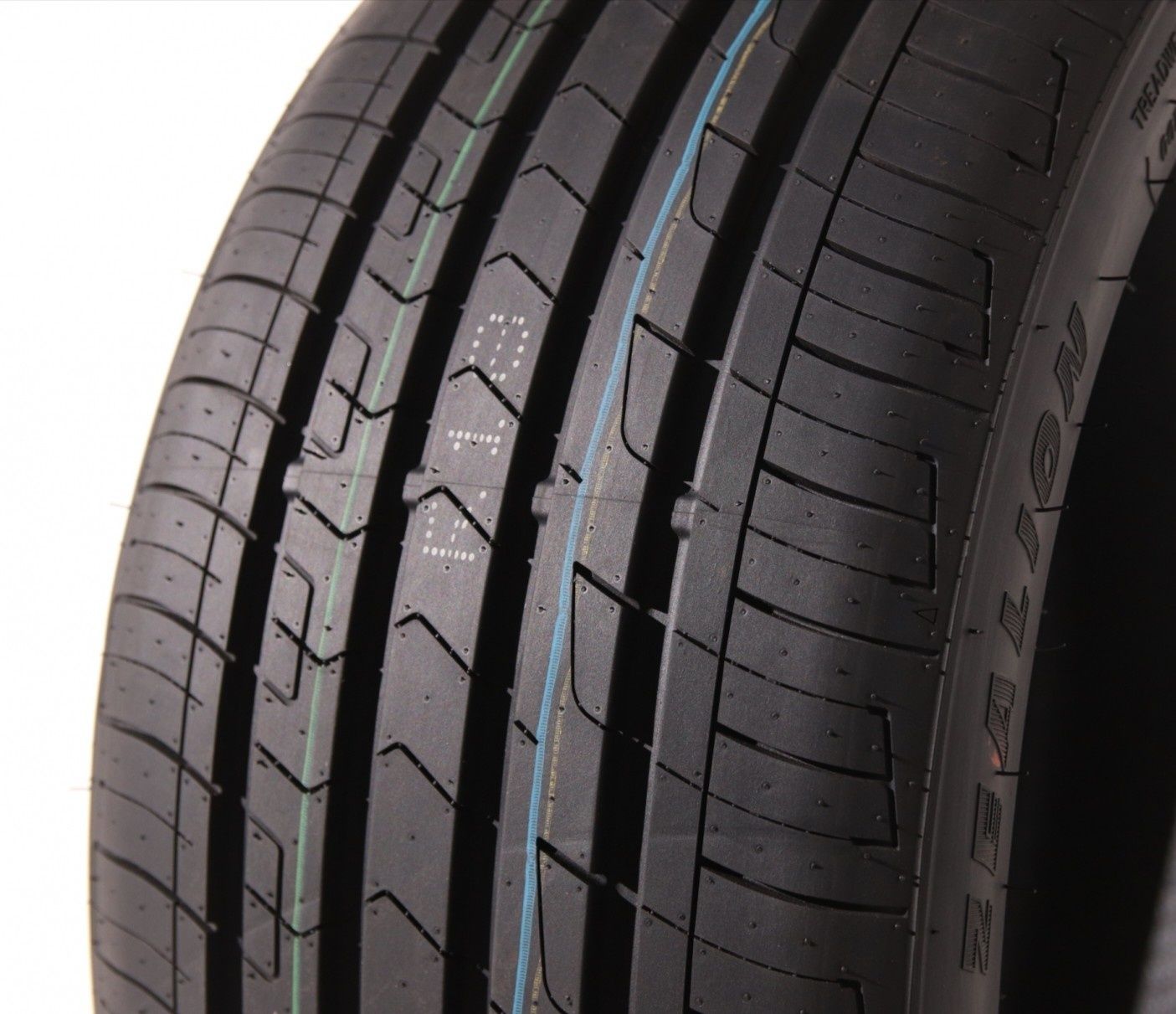 Triangle 245/45R19 TH201 102Y