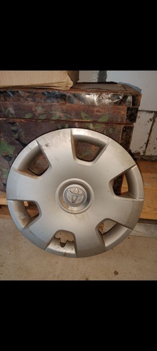 Продам колпаки тойота хайс