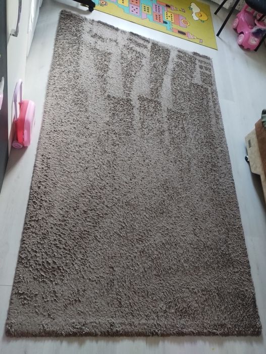 Covor de cameră maro