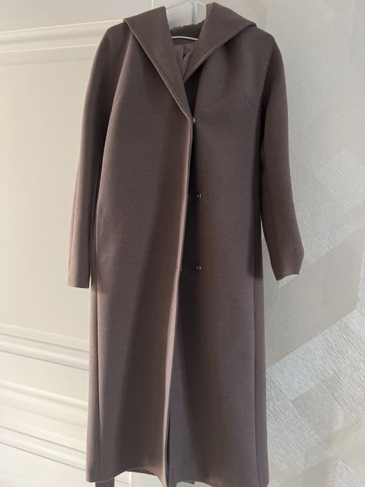 Пальто сатылады ( продается пальто)