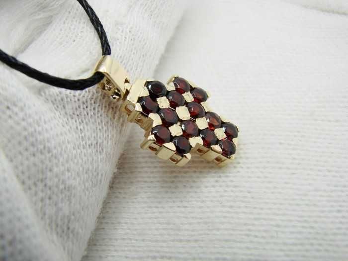 Cruciulita Cruce Aur 14K Cu Granate Naturale