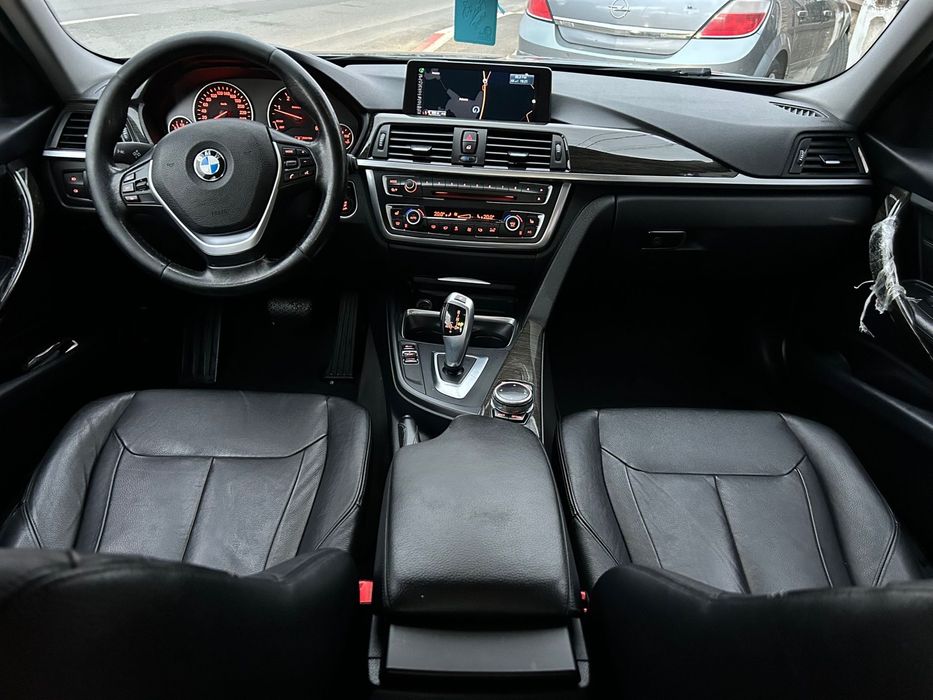 BMW 320D Luxury - automata