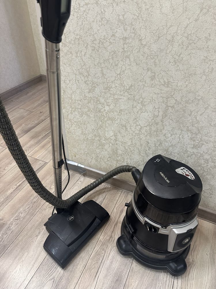 Продам пылесос Roboclean
