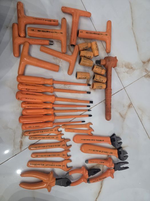 Scule electrician tensiuni inalte