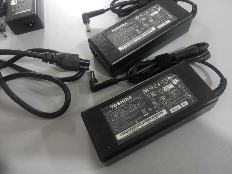 от ноутбука Toshiba, зарядка для ноутбука, зарядка на ноутбук 19v