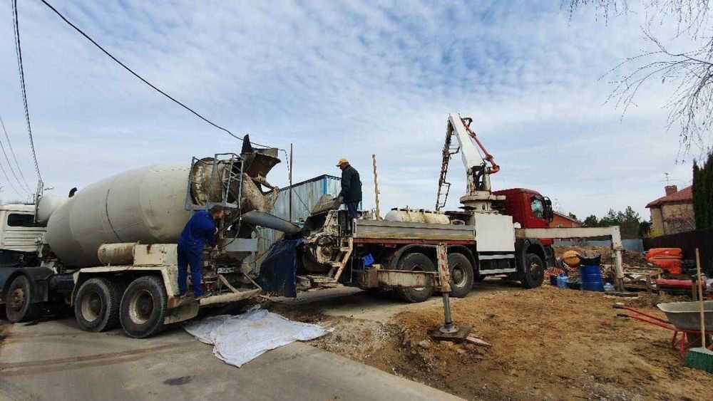 Заливка фундамент подушка стяжка плита Бетон Миксер М300 М400 М500