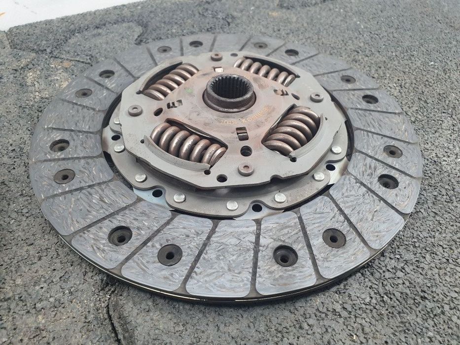 Kit ambreiaj SKODA ROOMSTER 5J 2006 - 2015 1.6 TDI CAYC 037105273C, disc - 323082010