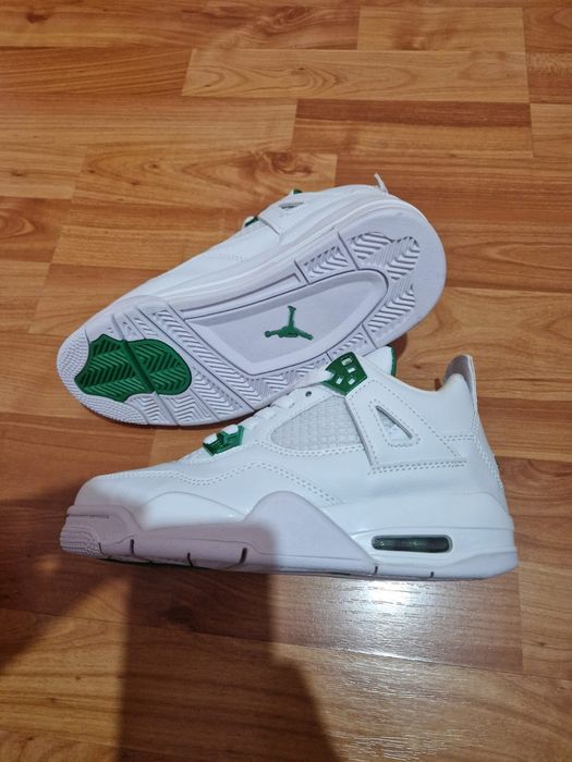 Adidași Jordan patru