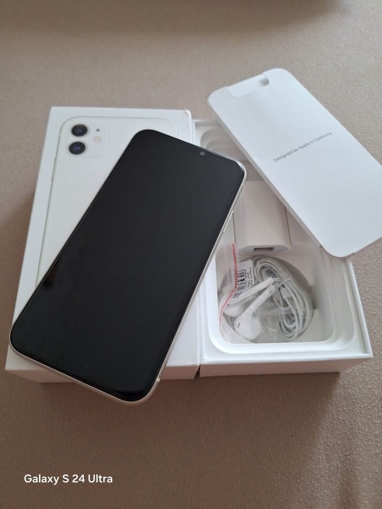 IPhone 11 White 64GB Неразличим от Нов