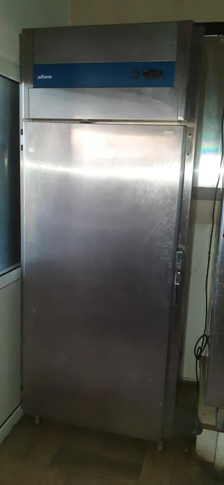 Продава кухненско оборудване на изгодни цени .