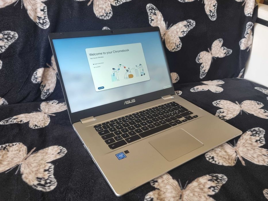 Ultraportabil Asus Chromebook C523N doar 700lei