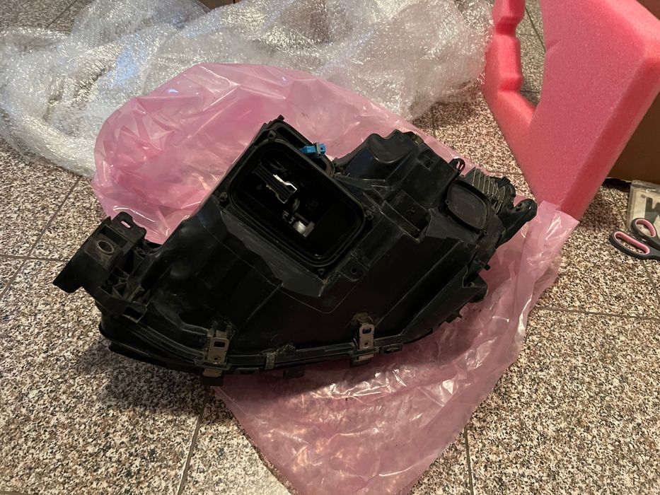 Vând far stanga  Mercedes gle