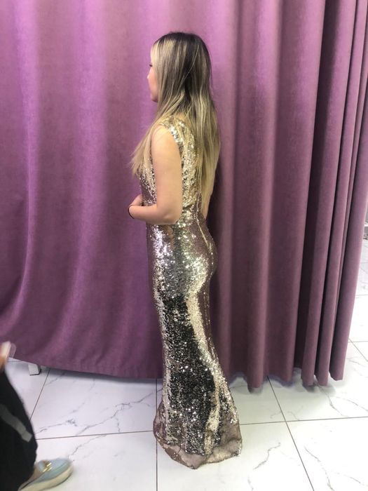 Продам Блестяшее  вечернее  платье