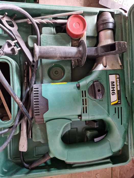 Inchirieri  Betoniera, Masina de taiat gresie cu apa, Scule de mana.