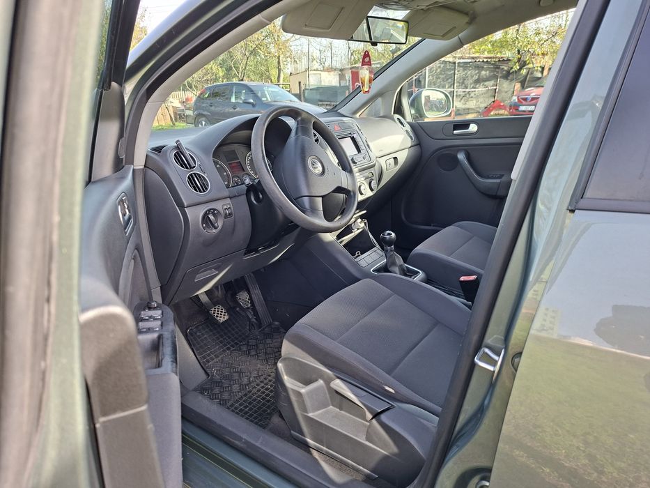 Vând Vw Golf 5 Plus 1.9 TDi