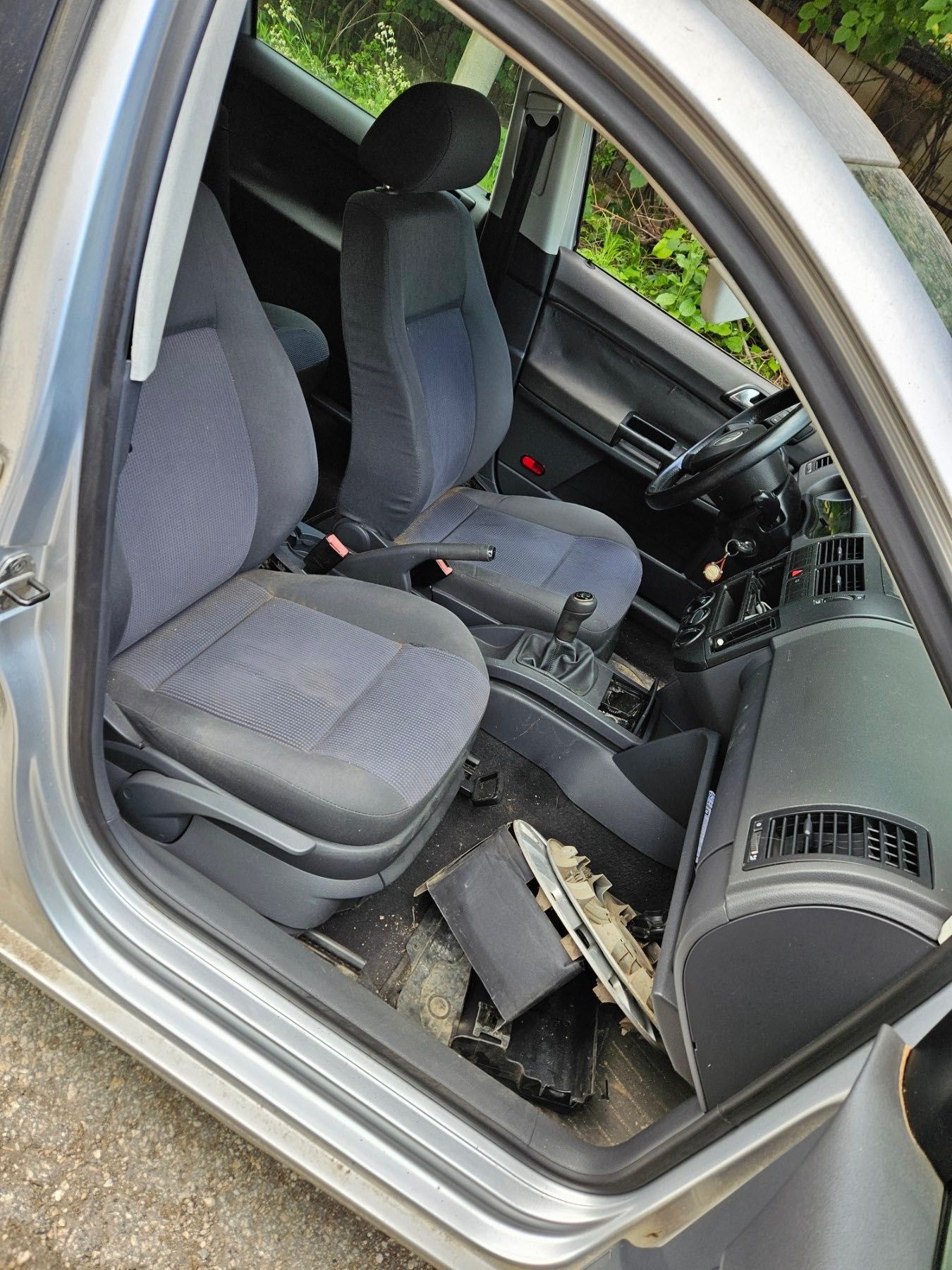 На части VW Polo Поло  IV 9N 1.2 2002 година Перфектно