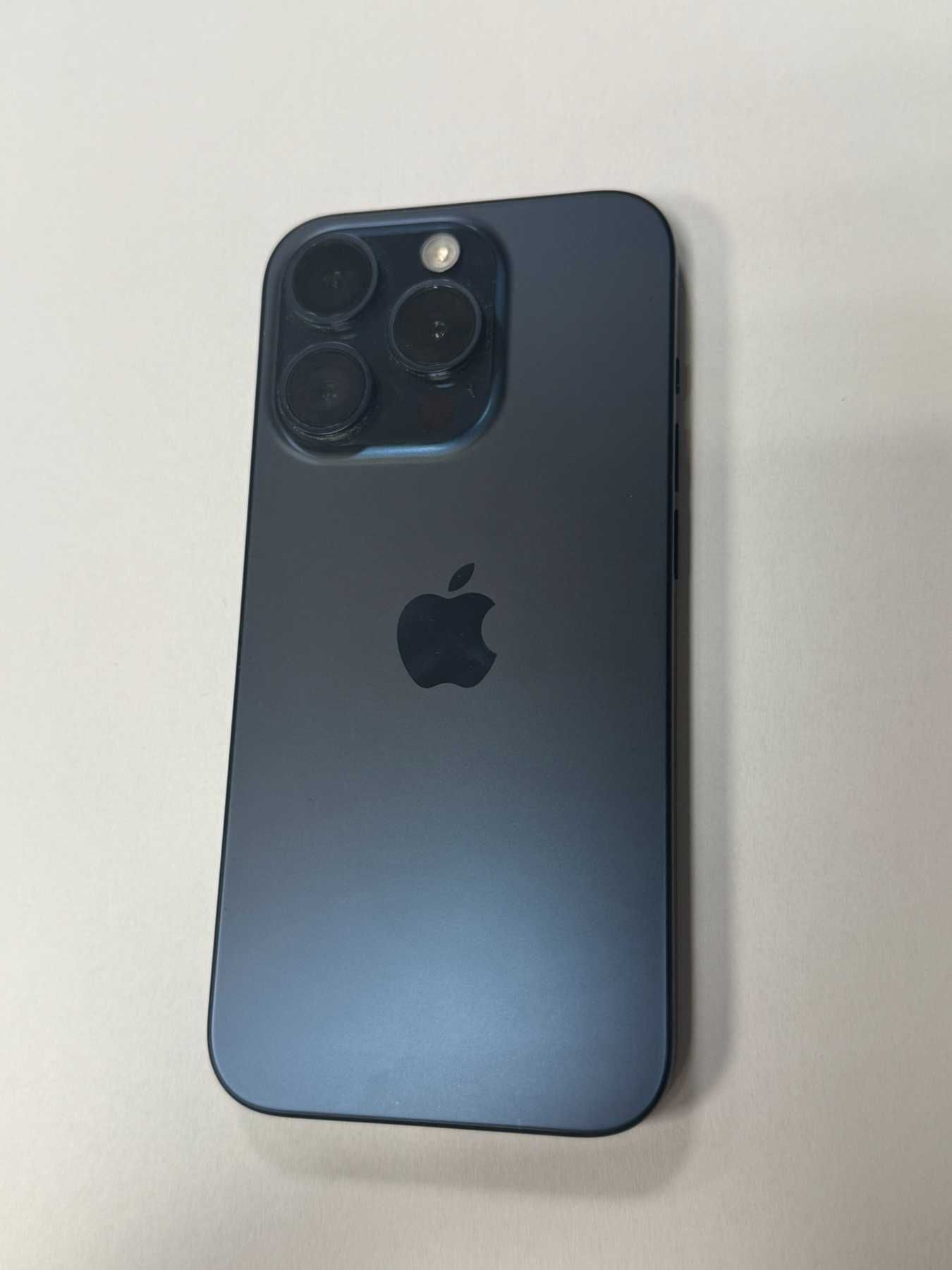 *** Перфектен *** Iphone 15 pro