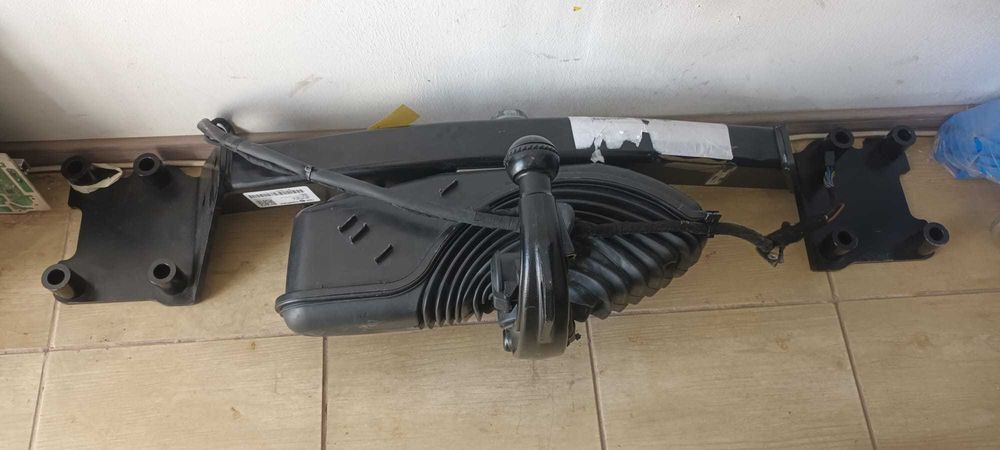 Vând cârlig remorcare auto Q7