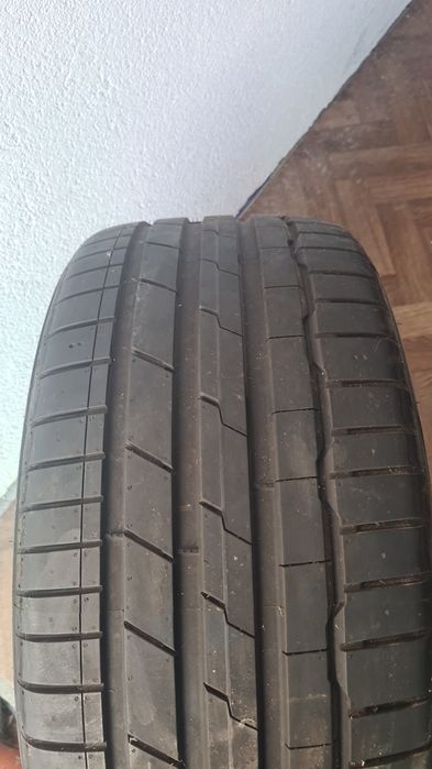 Vând doua cauciucuri 275 40 19