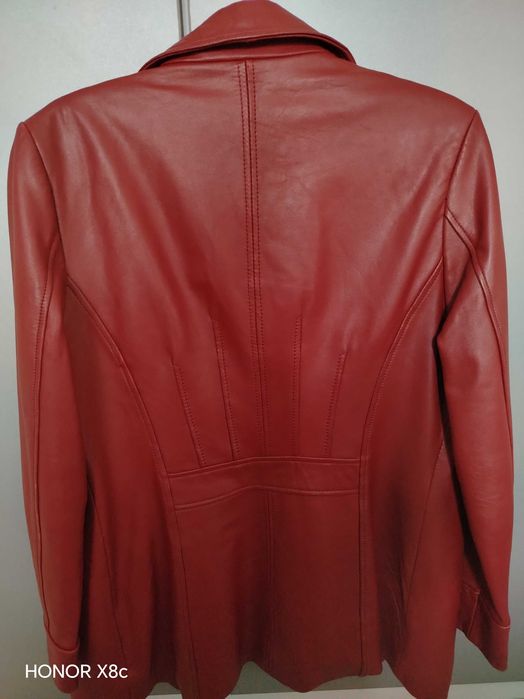 Geaca de pielea damă