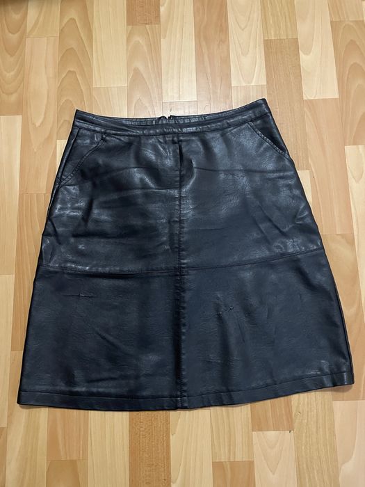 Юбка кожаная (48 размера)