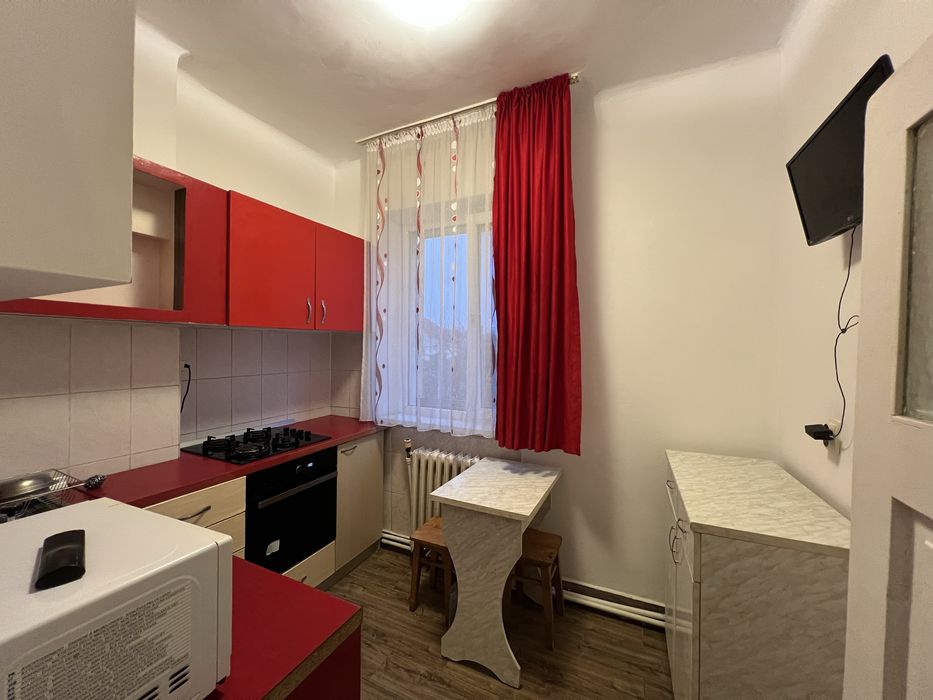 Inchiriez garsoniera