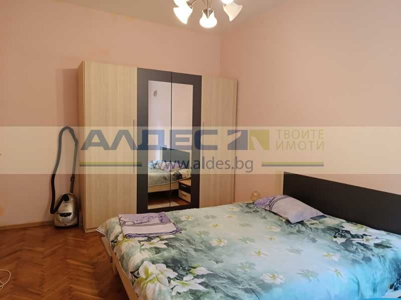 Дава се под наем Тристаен апартамент в София, Център - 98 кв.м за 765 € - Снимка #5