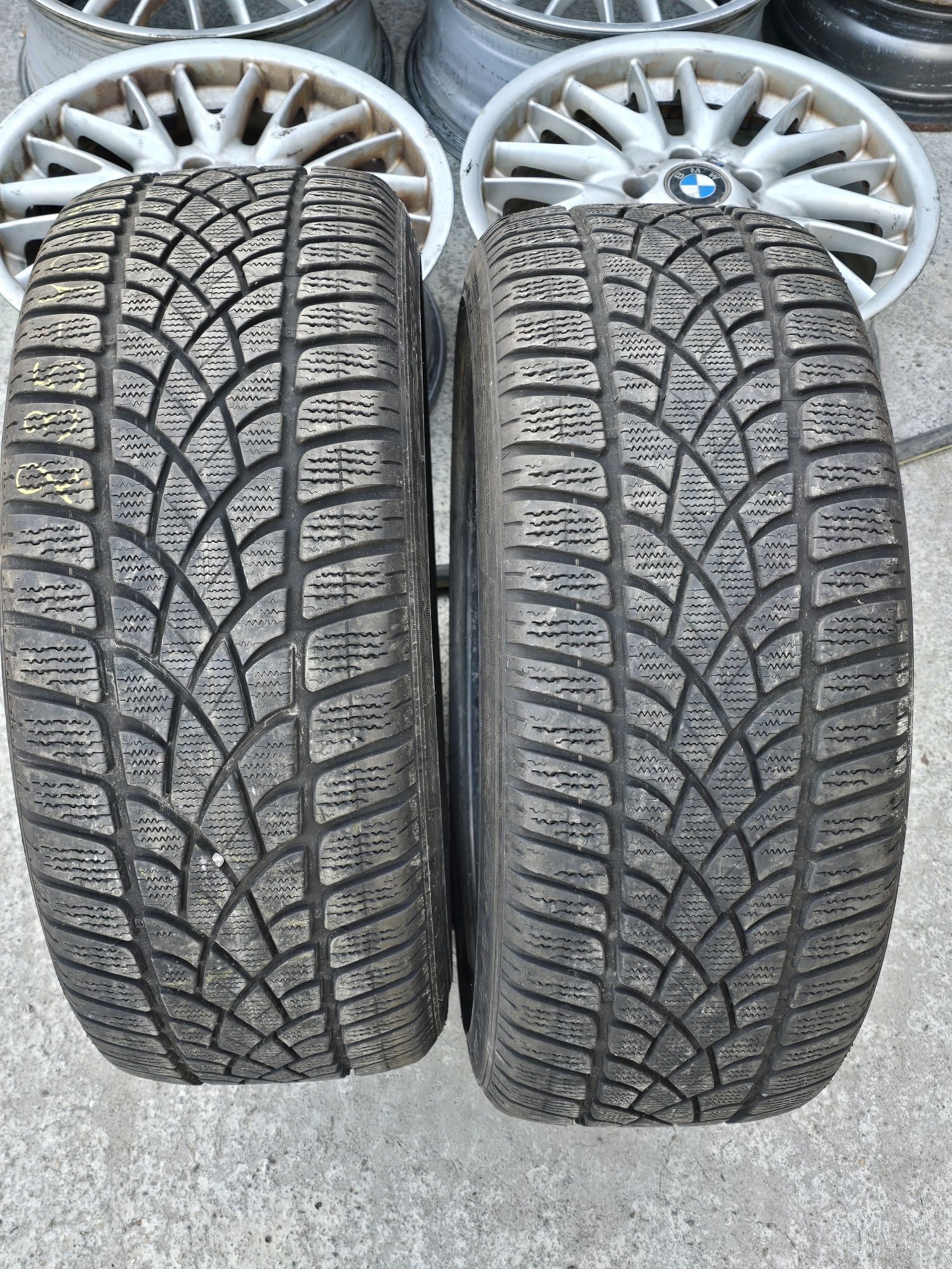 2 Броя 235/40/19 Dunlop 6,8mm