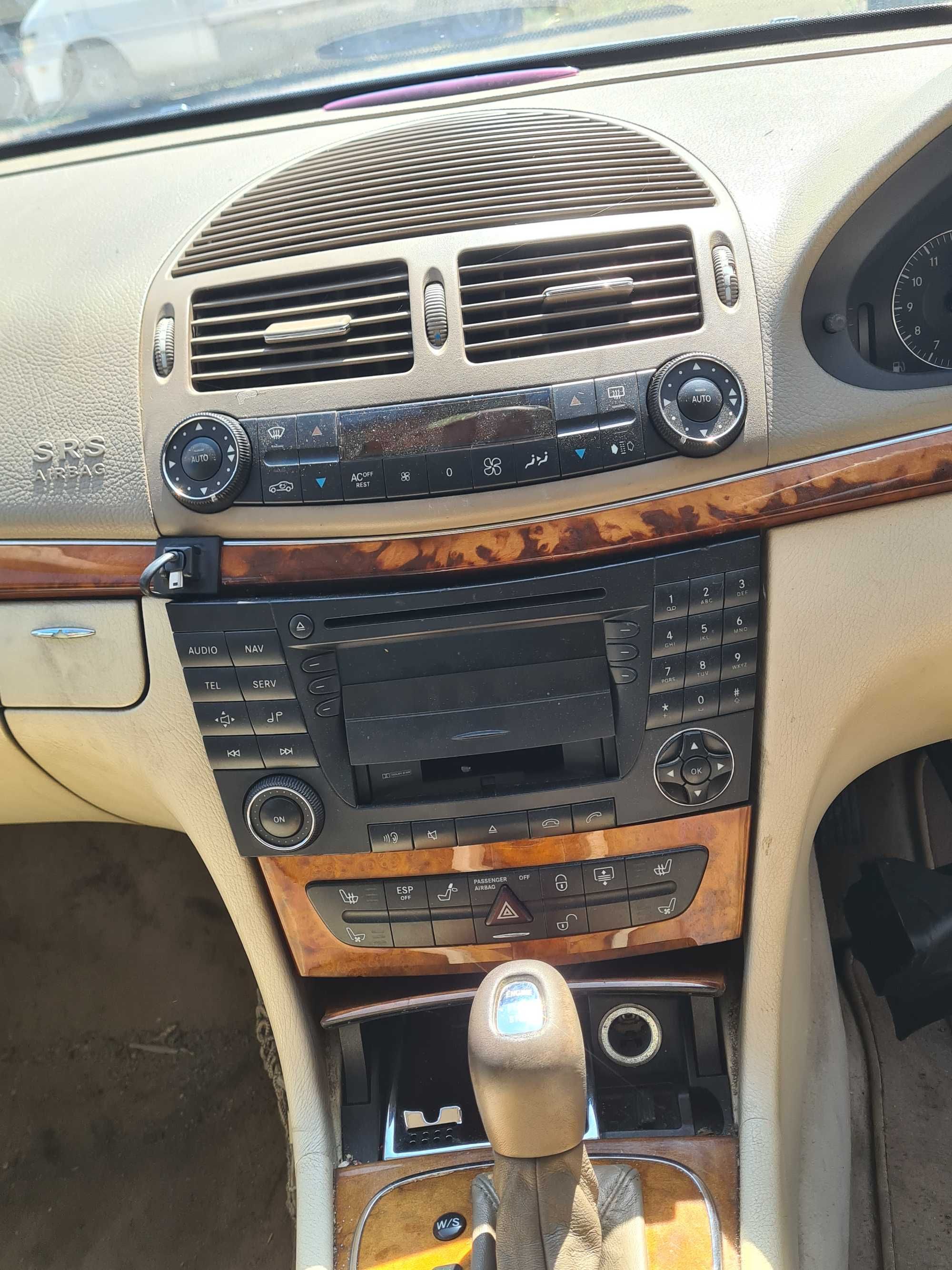 **САМО НА ЧАСТИ* Mercedes E270 W211, панорама, безключово, десен волан