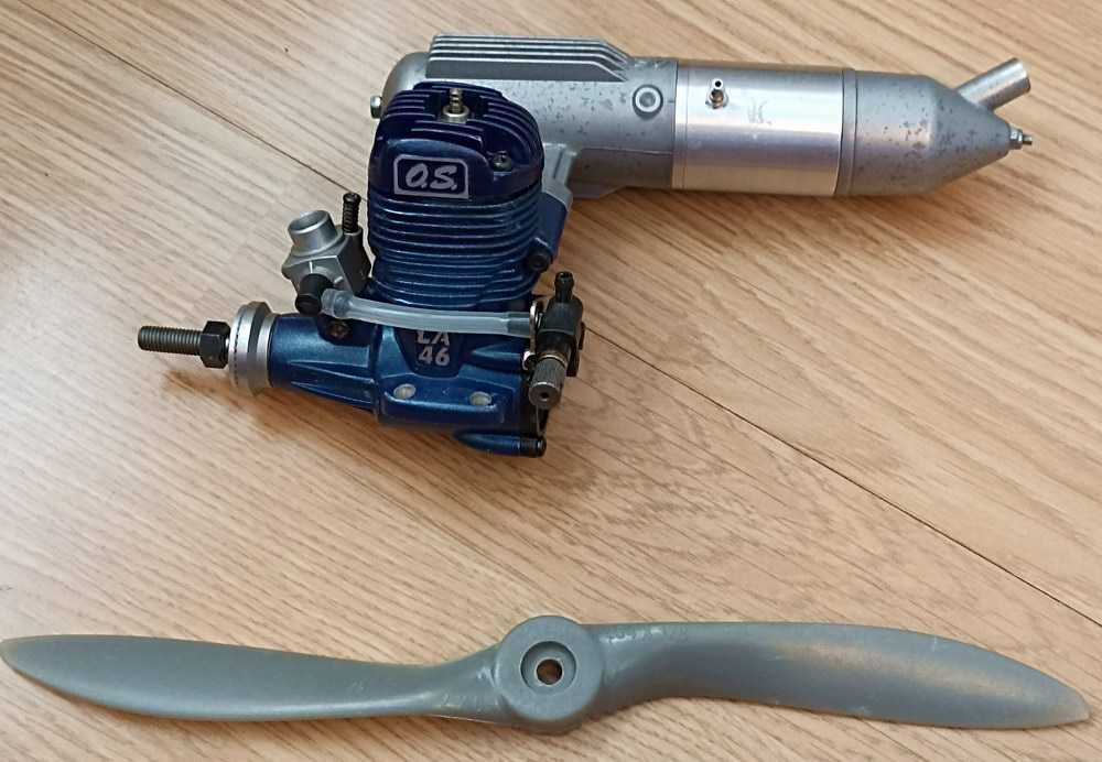 Motor aeromodel OS Max 46LA , 7,5cc nitro cu elice si bujie modelism