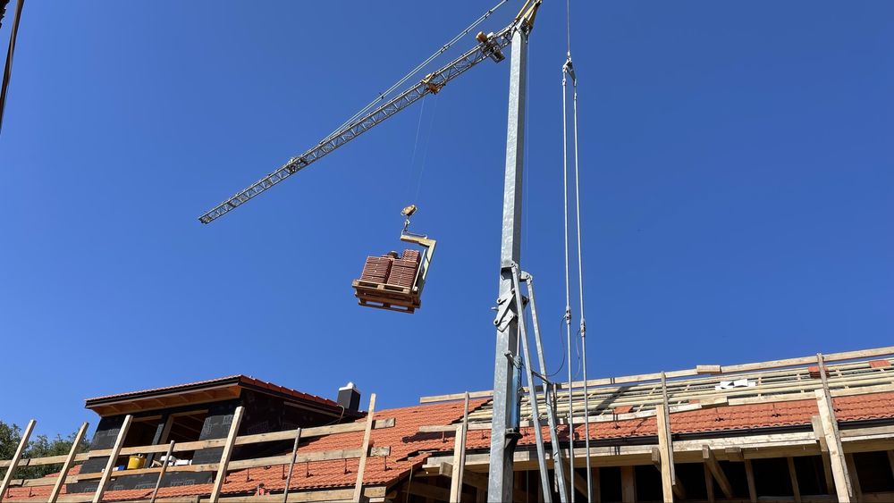 Macara de constructii automontantă San Marco SMH 142. Înaltime 14metri