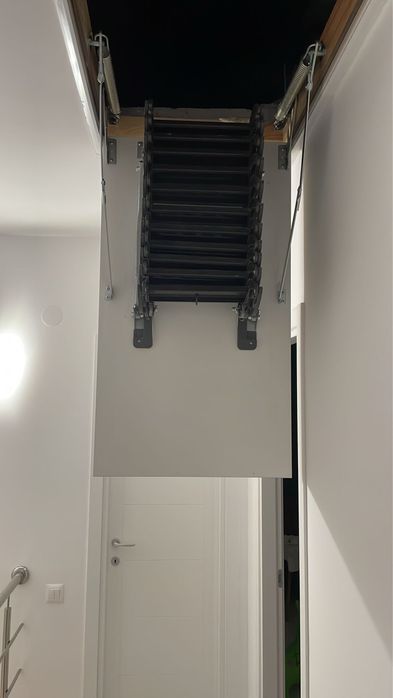 Scara pod/mansarda