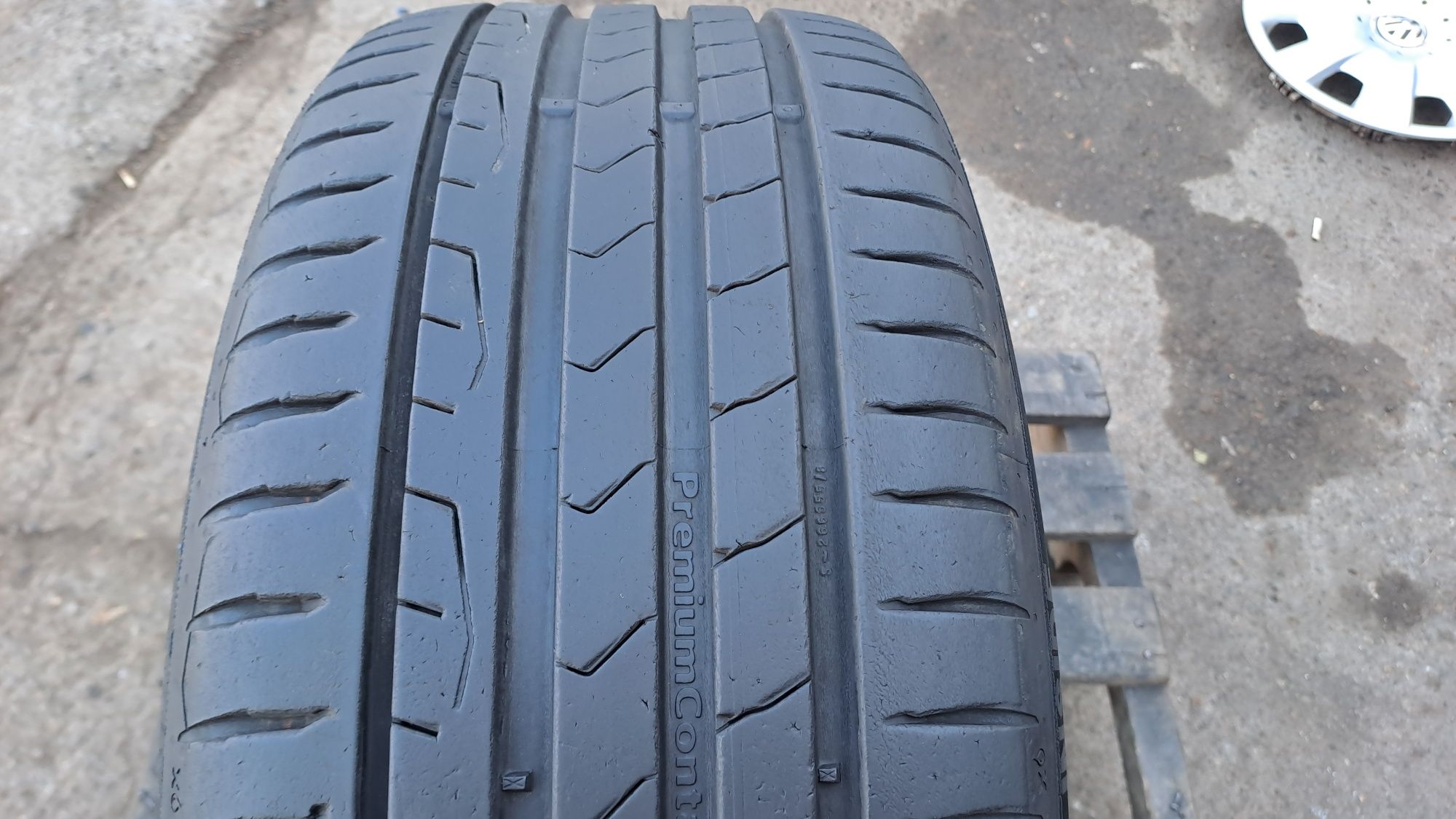1бр. 2023г.  225/40/18 Continental Conti Premium Contact 7