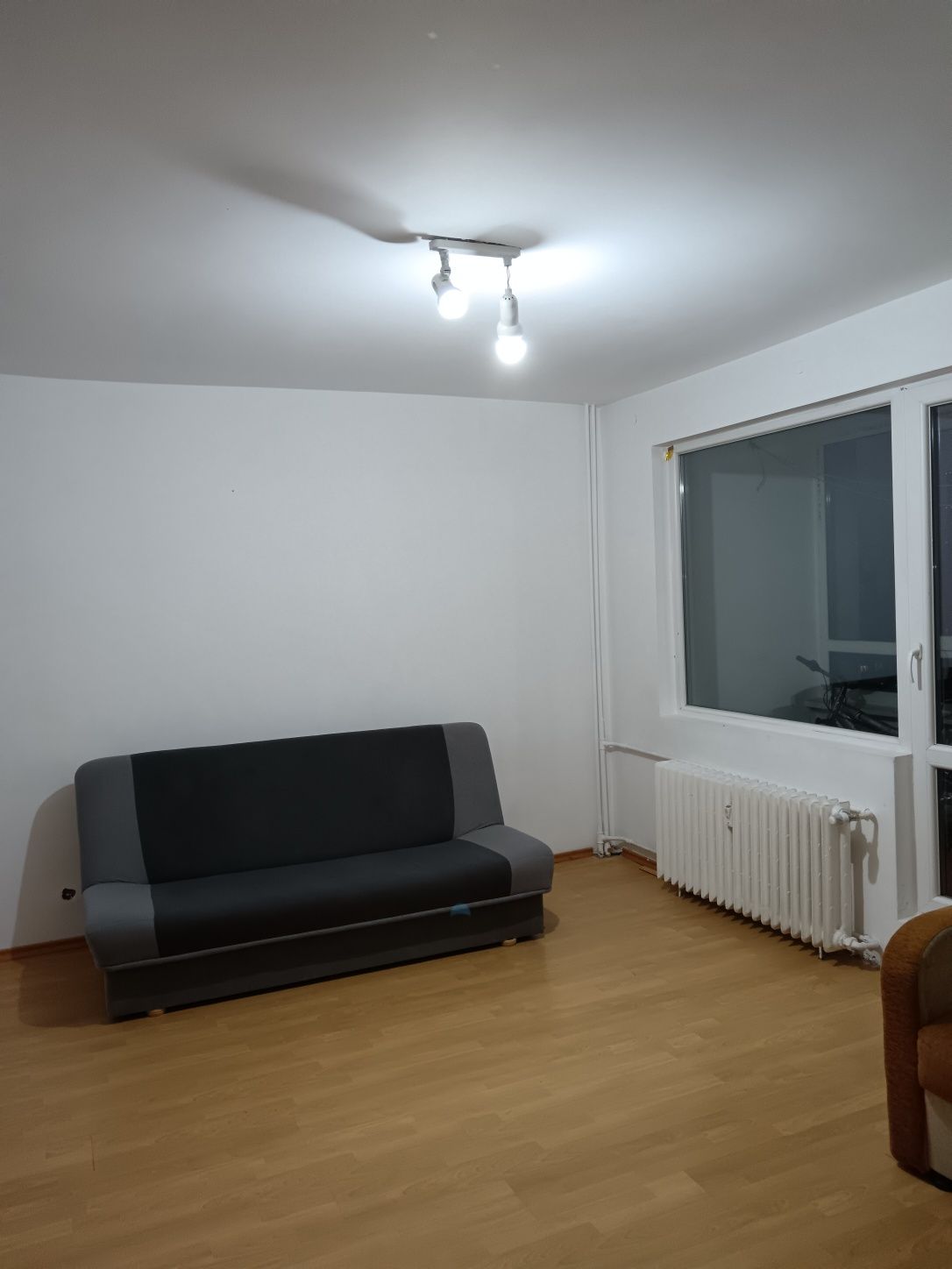 Apartament 3 camere zona 1 Decembrie Titan
