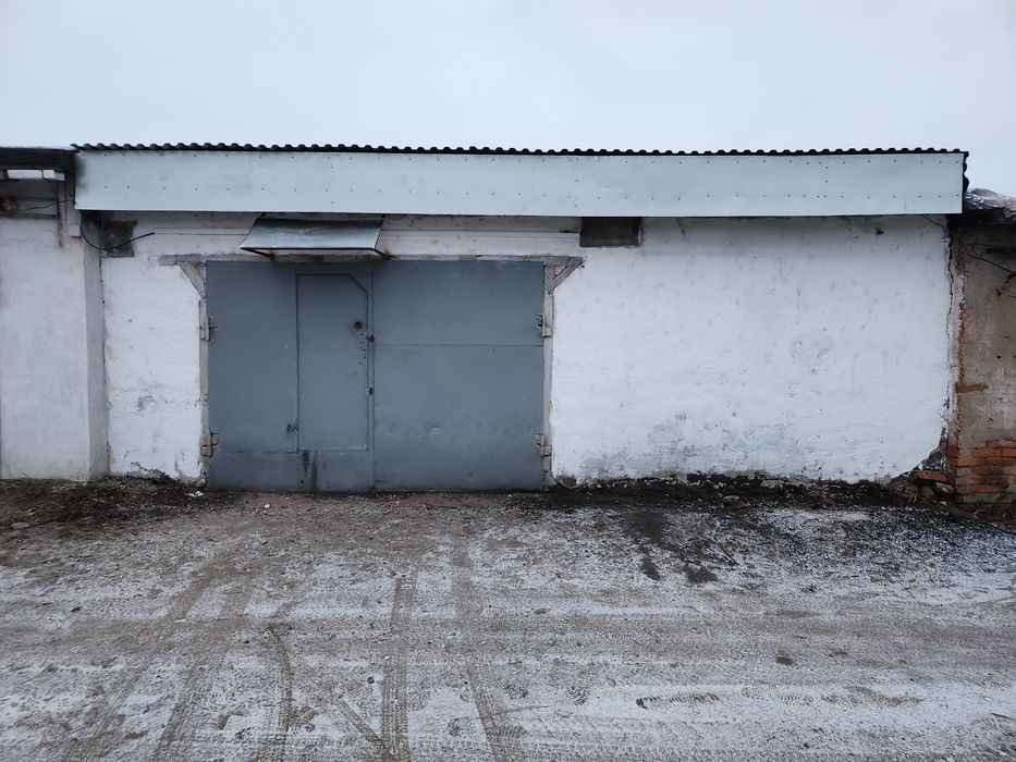 Большой гараж на две машины