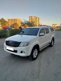 Toyota Hilux 2015 г.