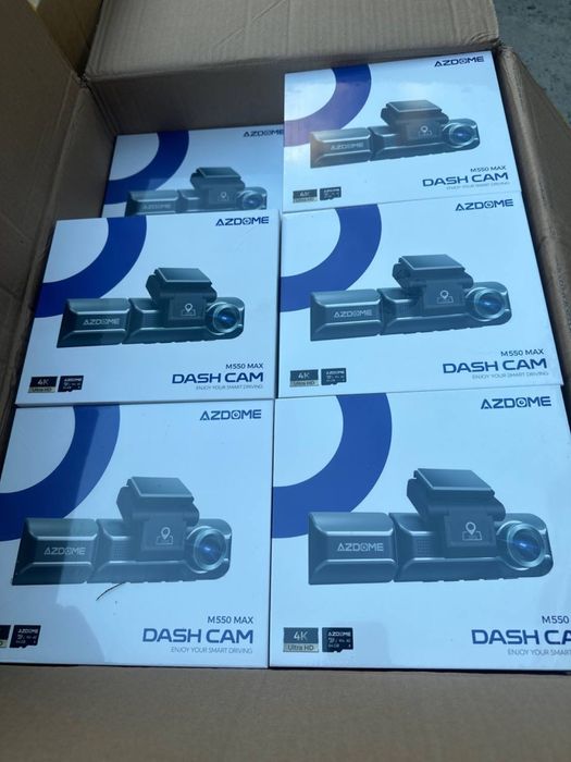 AvtoRegistratr Azdome M550. M300