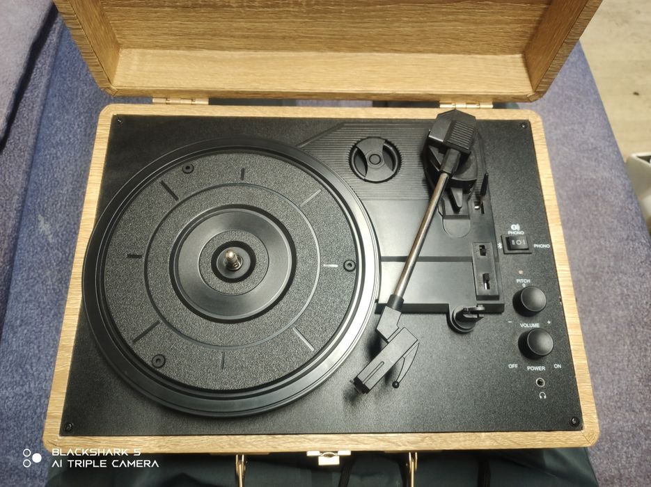 Crosley Cruiser Deluxe Чемоданный проигрыватель.