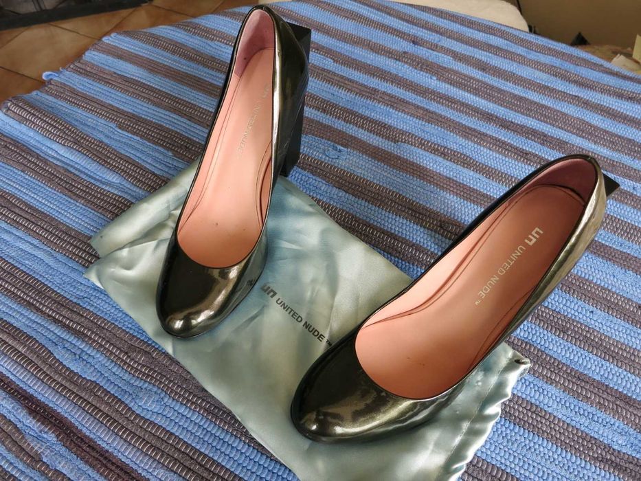 Дамски обувки на висок ток