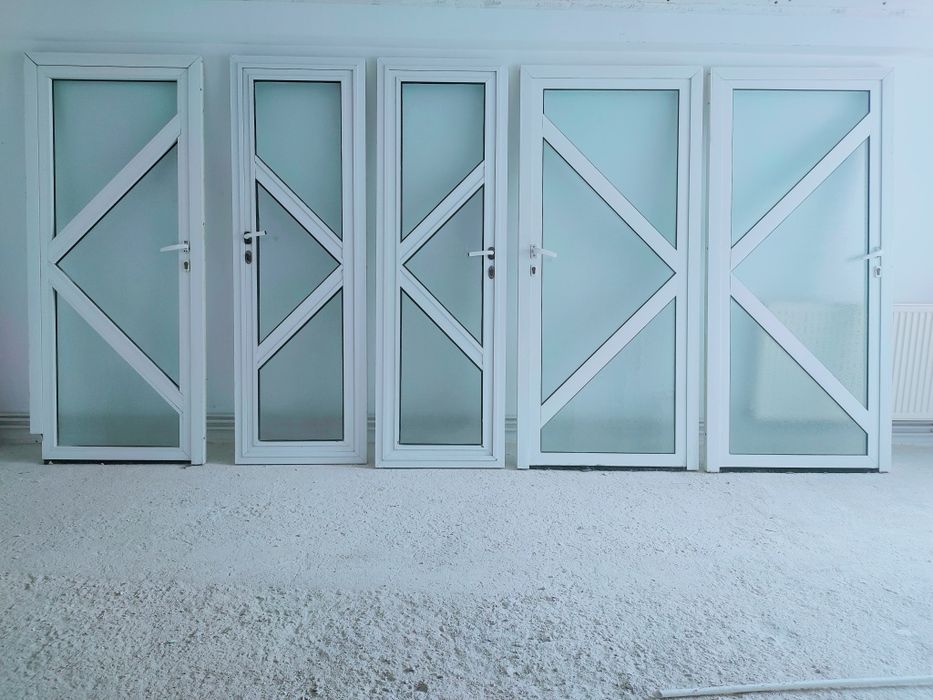 Uși de interior din aluminiu