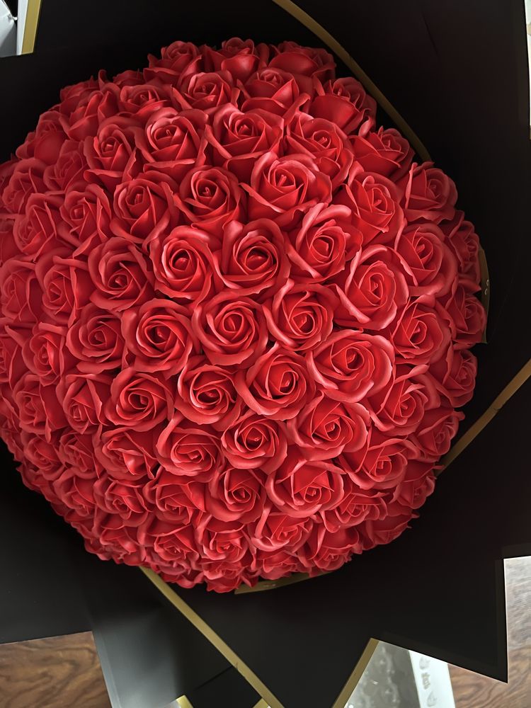 Buchet 101 trandafiri din sapun, parfumati