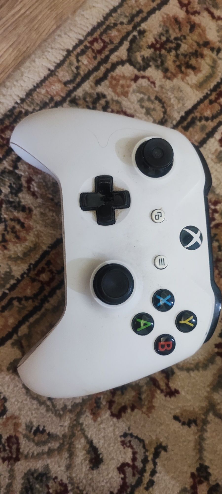 Xbox one S 500gb за части или ремонт