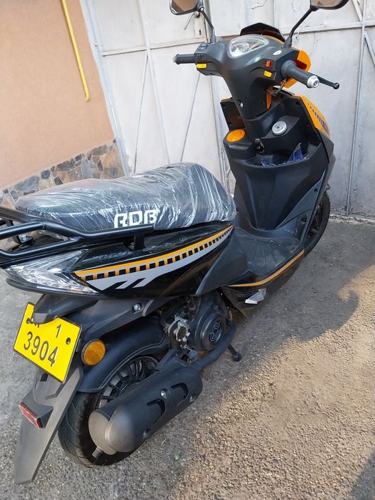 Vind scuter nou cu garanție 3 ani 49 cm