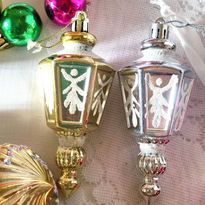 Игрушки на ёлку новые,22 штуки, пластик.