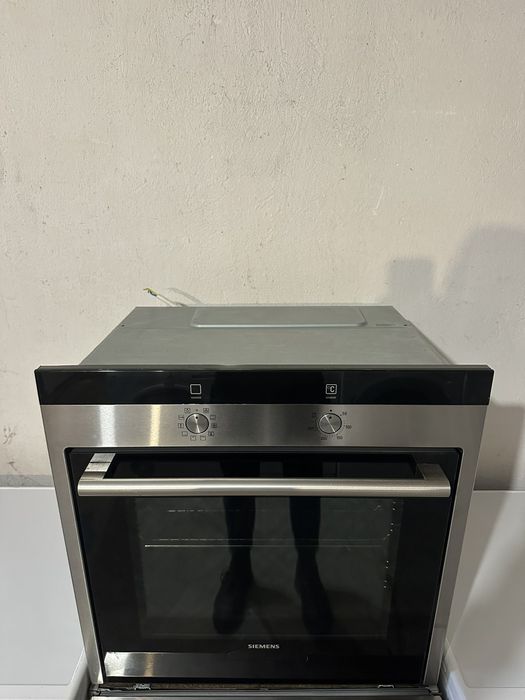 Фурна +гаранция. SIEMENS. Конвекция.  Безплатна доставка за София