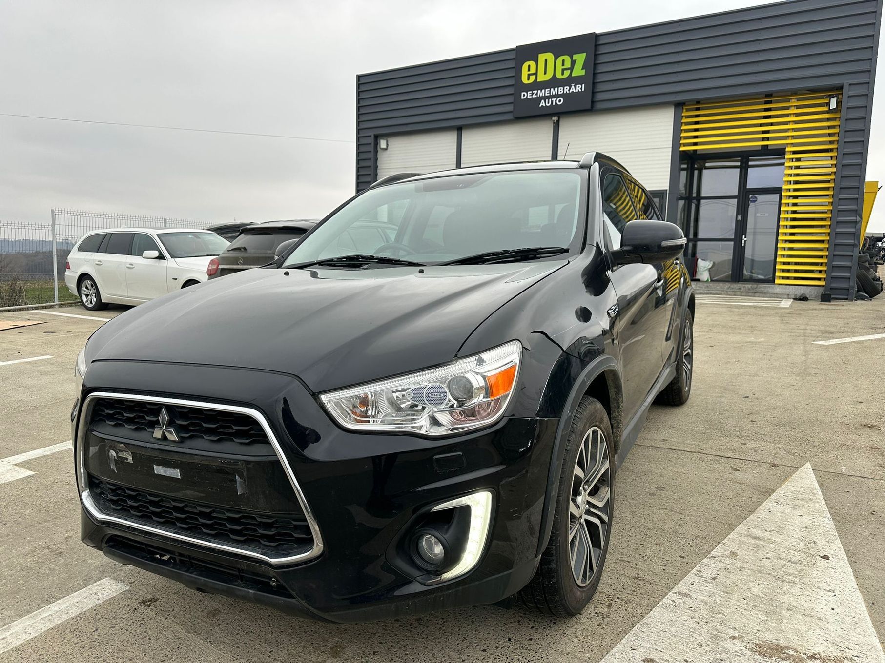 Dezmembrez / Dezmembrari / Piese / Accesorii Mitsubishi ASX facelift 2015 negru 1.6 hdi 9H05