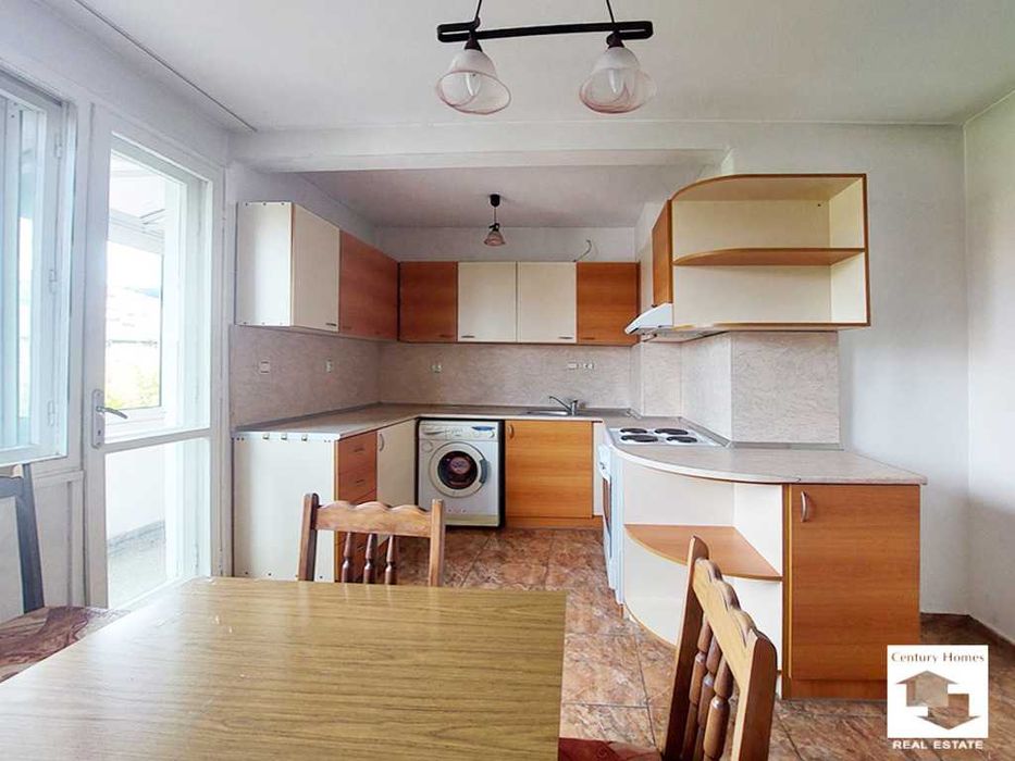 Продава се Четиристаен апартамент в Велико Търново, Център - 104 кв.м за 1616 €/кв.м - Снимка #2